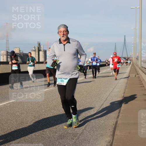 03.10.2025 - Köhlbrandbrückenlauf Lena Gebhardt http://msf.ph/oto/9127794 03.10.2025 09:47:38 Position 2 1073 meine-sportfotos.de