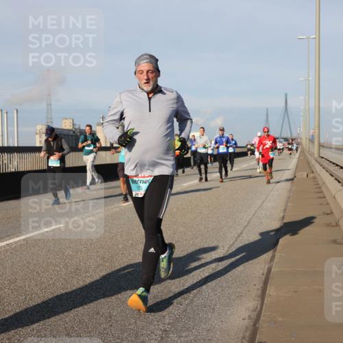 03.10.2025 - Köhlbrandbrückenlauf Lena Gebhardt http://msf.ph/oto/9127802 03.10.2025 09:47:39 Position 2 1073 meine-sportfotos.de
