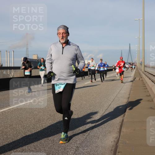 03.10.2025 - Köhlbrandbrückenlauf Lena Gebhardt http://msf.ph/oto/9127809 03.10.2025 09:47:39 Position 2 1073 meine-sportfotos.de