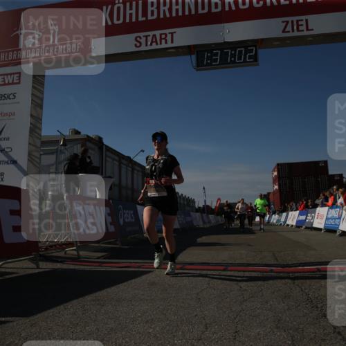 03.10.2025 - Köhlbrandbrückenlauf Jannik Wohlers http://msf.ph/oto/9127844 03.10.2025 13:37:02 Ziel 5287, 5313, 5507, 5592, 6104 meine-sportfotos.de