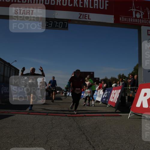 03.10.2025 - Köhlbrandbrückenlauf Jannik Wohlers http://msf.ph/oto/9127881 03.10.2025 13:37:08 Ziel 5262, 5303, 5466, 5507, 5576, 5592, 6104, 6380, 6381, 6521 meine-sportfotos.de