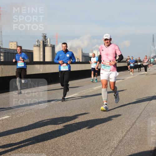 03.10.2025 - Köhlbrandbrückenlauf Lena Gebhardt http://msf.ph/oto/9127889 03.10.2025 09:47:43 Position 2 447, 2944, 1321 meine-sportfotos.de