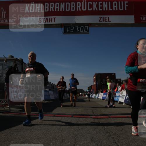 03.10.2025 - Köhlbrandbrückenlauf Jannik Wohlers http://msf.ph/oto/9127894 03.10.2025 13:37:09 Ziel 5262, 5303, 5466, 5507, 5576, 5592, 6104, 6380, 6381, 6521 meine-sportfotos.de