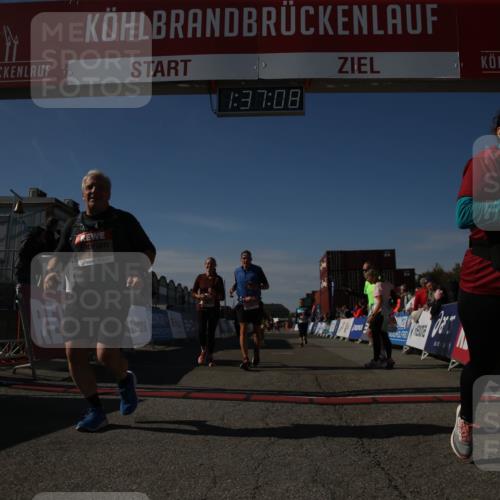 03.10.2025 - Köhlbrandbrückenlauf Jannik Wohlers http://msf.ph/oto/9127897 03.10.2025 13:37:09 Ziel 5262, 5303, 5466, 5507, 5576, 5592, 6104, 6380, 6381, 6521 meine-sportfotos.de