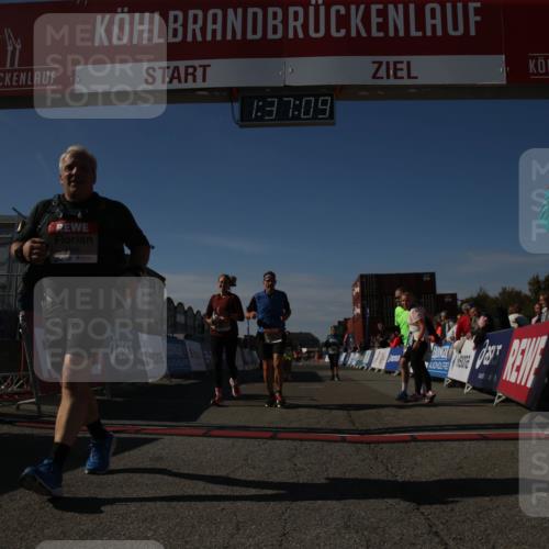 03.10.2025 - Köhlbrandbrückenlauf Jannik Wohlers http://msf.ph/oto/9127902 03.10.2025 13:37:09 Ziel 5262, 5303, 5466, 5507, 5576, 5592, 6104, 6380, 6381, 6521 meine-sportfotos.de