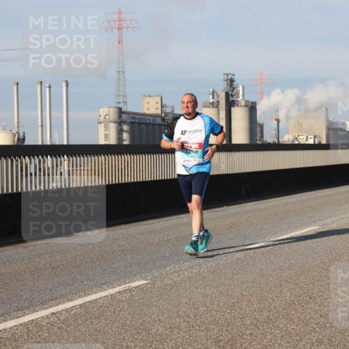 03.10.2025 - Köhlbrandbrückenlauf Lena Gebhardt http://msf.ph/oto/9127940 03.10.2025 09:47:47 Position 2 1351 meine-sportfotos.de