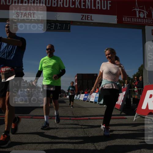 03.10.2025 - Köhlbrandbrückenlauf Jannik Wohlers http://msf.ph/oto/9127941 03.10.2025 13:37:12 Ziel 5143, 5262, 5303, 5466, 5507, 5576, 6104, 6380, 6381, 6521 meine-sportfotos.de