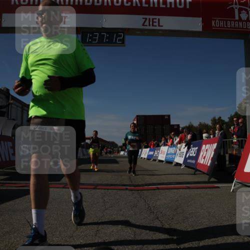 03.10.2025 - Köhlbrandbrückenlauf Jannik Wohlers http://msf.ph/oto/9127943 03.10.2025 13:37:13 Ziel 5143, 5262, 5303, 5466, 5507, 5576, 6104, 6380, 6381, 6521 meine-sportfotos.de