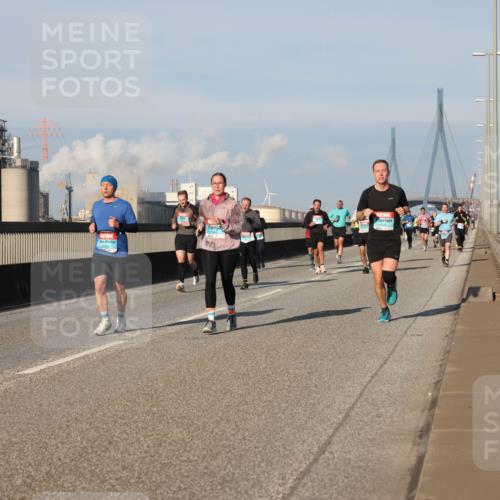 03.10.2025 - Köhlbrandbrückenlauf Lena Gebhardt http://msf.ph/oto/9127966 03.10.2025 09:47:49 Position 2  meine-sportfotos.de