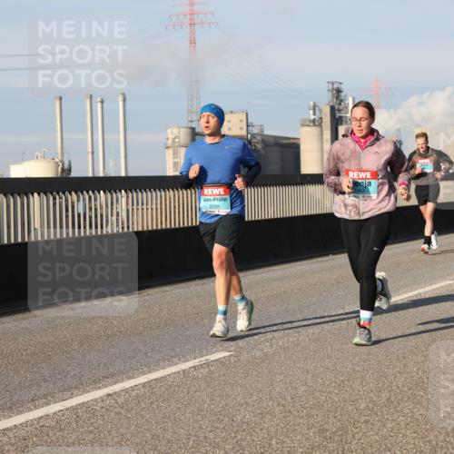 03.10.2025 - Köhlbrandbrückenlauf Lena Gebhardt http://msf.ph/oto/9127984 03.10.2025 09:47:51 Position 2 1864, 2798 meine-sportfotos.de