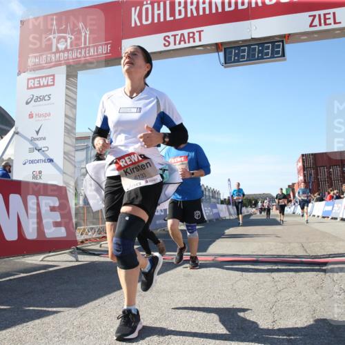 03.10.2025 - Köhlbrandbrückenlauf Jannik Wohlers http://msf.ph/oto/9127989 03.10.2025 13:37:33 Ziel 4611, 4863, 5190, 5241, 5550, 5551, 5554, 5756, 6000, 6133, 6402 meine-sportfotos.de