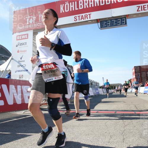 03.10.2025 - Köhlbrandbrückenlauf Jannik Wohlers http://msf.ph/oto/9127991 03.10.2025 13:37:33 Ziel 4611, 4863, 5190, 5241, 5550, 5551, 5554, 5756, 6000, 6133, 6402 meine-sportfotos.de