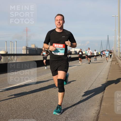 03.10.2025 - Köhlbrandbrückenlauf Lena Gebhardt http://msf.ph/oto/9128004 03.10.2025 09:47:52 Position 2 864, 1045 meine-sportfotos.de