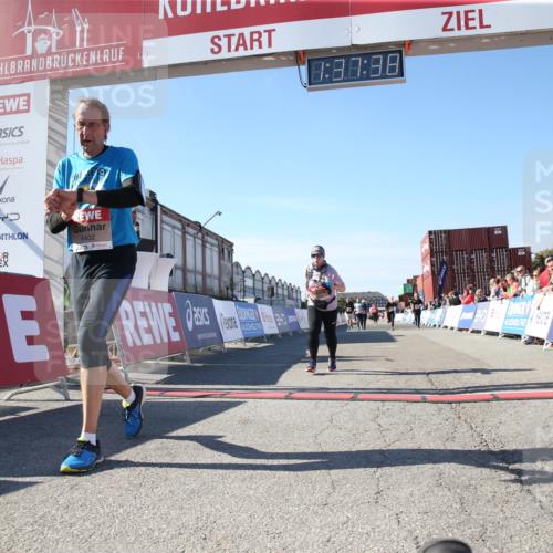 03.10.2025 - Köhlbrandbrückenlauf Jannik Wohlers http://msf.ph/oto/9128017 03.10.2025 13:37:39 Ziel 4611, 4863, 5201, 5384, 5550, 5551, 5756, 6133, 6402 meine-sportfotos.de