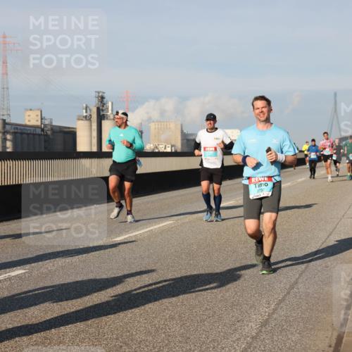 03.10.2025 - Köhlbrandbrückenlauf Lena Gebhardt http://msf.ph/oto/9128058 03.10.2025 09:47:58 Position 2 2732 meine-sportfotos.de