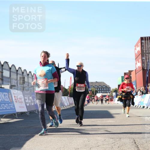 03.10.2025 - Köhlbrandbrückenlauf Jannik Wohlers http://msf.ph/oto/9128068 03.10.2025 13:37:47 Ziel 4014, 5201, 5305, 5384, 5420, 5756, 6295, 6402 meine-sportfotos.de