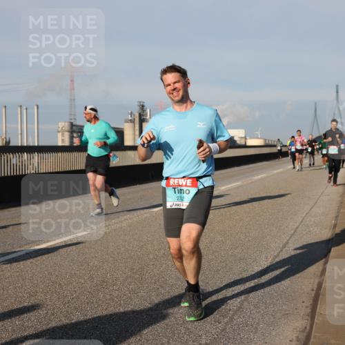 03.10.2025 - Köhlbrandbrückenlauf Lena Gebhardt http://msf.ph/oto/9128084 03.10.2025 09:47:59 Position 2 2712 meine-sportfotos.de
