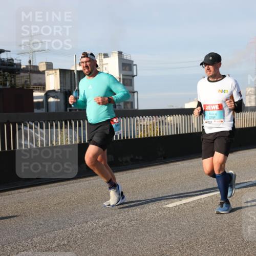 03.10.2025 - Köhlbrandbrückenlauf Lena Gebhardt http://msf.ph/oto/9128103 03.10.2025 09:48:00 Position 2 3791 meine-sportfotos.de