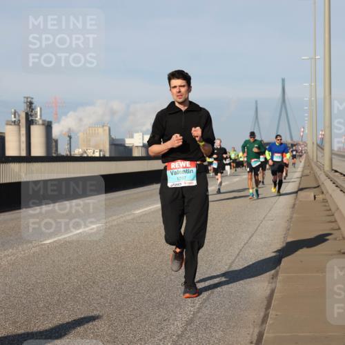 03.10.2025 - Köhlbrandbrückenlauf Lena Gebhardt http://msf.ph/oto/9128120 03.10.2025 09:48:01 Position 2 1767 meine-sportfotos.de