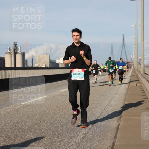 03.10.2025 - Köhlbrandbrückenlauf Lena Gebhardt http://msf.ph/oto/9128124 03.10.2025 09:48:01 Position 2 1767 meine-sportfotos.de