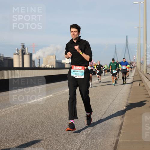03.10.2025 - Köhlbrandbrückenlauf Lena Gebhardt http://msf.ph/oto/9128129 03.10.2025 09:48:02 Position 2 1767 meine-sportfotos.de