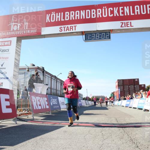 03.10.2025 - Köhlbrandbrückenlauf Jannik Wohlers http://msf.ph/oto/9128134 03.10.2025 13:38:02 Ziel 5188, 5343, 5409, 6515 meine-sportfotos.de