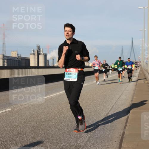 03.10.2025 - Köhlbrandbrückenlauf Lena Gebhardt http://msf.ph/oto/9128143 03.10.2025 09:48:02 Position 2 1767 meine-sportfotos.de