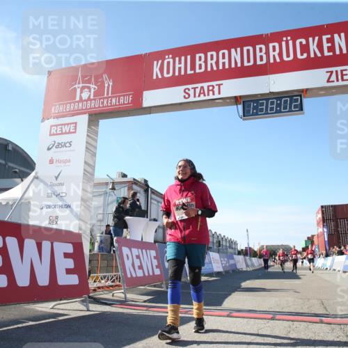 03.10.2025 - Köhlbrandbrückenlauf Jannik Wohlers http://msf.ph/oto/9128147 03.10.2025 13:38:03 Ziel 5188, 5343, 5409, 5632, 6515 meine-sportfotos.de