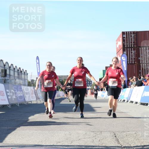 03.10.2025 - Köhlbrandbrückenlauf Jannik Wohlers http://msf.ph/oto/9128153 03.10.2025 13:38:06 Ziel 5188, 5343, 5409, 5632, 6515 meine-sportfotos.de