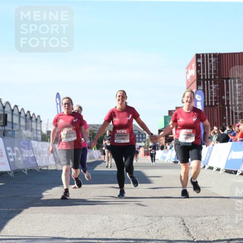 03.10.2025 - Köhlbrandbrückenlauf Jannik Wohlers http://msf.ph/oto/9128159 03.10.2025 13:38:07 Ziel 5188, 5343, 5409, 5632, 6515 meine-sportfotos.de
