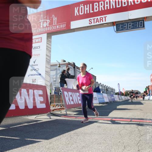 03.10.2025 - Köhlbrandbrückenlauf Jannik Wohlers http://msf.ph/oto/9128186 03.10.2025 13:38:10 Ziel 4435, 5188, 5343, 5409, 5632, 6515 meine-sportfotos.de