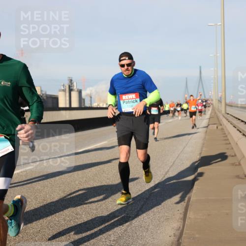 03.10.2025 - Köhlbrandbrückenlauf Lena Gebhardt http://msf.ph/oto/9128214 03.10.2025 09:48:07 Position 2 5, 3812, 1132 meine-sportfotos.de