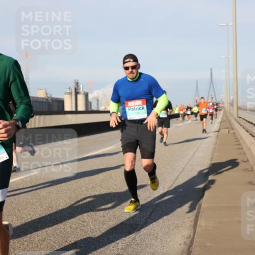 03.10.2025 - Köhlbrandbrückenlauf Lena Gebhardt http://msf.ph/oto/9128216 03.10.2025 09:48:07 Position 2 5, 3812, 1132 meine-sportfotos.de