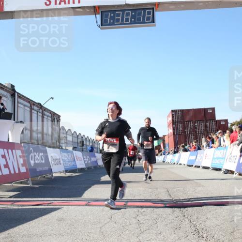 03.10.2025 - Köhlbrandbrückenlauf Jannik Wohlers http://msf.ph/oto/9128230 03.10.2025 13:38:18 Ziel 4435, 5139, 5335, 5509, 5632, 6581, 6582, 6583 meine-sportfotos.de