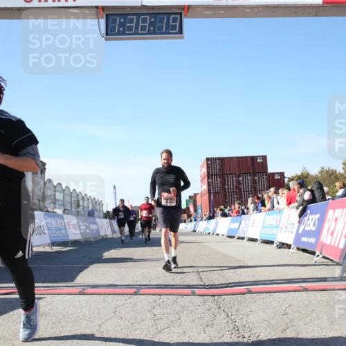 03.10.2025 - Köhlbrandbrückenlauf Jannik Wohlers http://msf.ph/oto/9128237 03.10.2025 13:38:19 Ziel 4435, 5139, 5335, 5509, 5632, 6581, 6582, 6583 meine-sportfotos.de