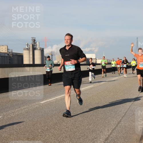 03.10.2025 - Köhlbrandbrückenlauf Lena Gebhardt http://msf.ph/oto/9128240 03.10.2025 09:48:09 Position 2 1239 meine-sportfotos.de