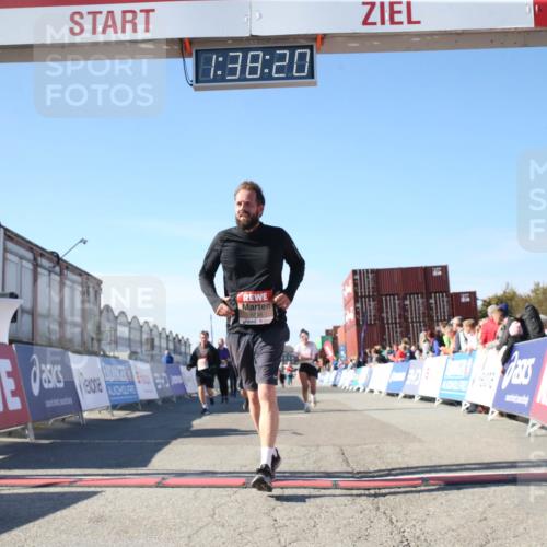 03.10.2025 - Köhlbrandbrückenlauf Jannik Wohlers http://msf.ph/oto/9128247 03.10.2025 13:38:20 Ziel 4435, 5139, 5335, 5509, 6581, 6582, 6583 meine-sportfotos.de