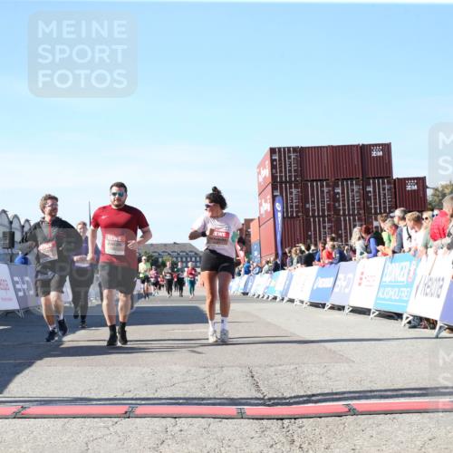 03.10.2025 - Köhlbrandbrückenlauf Jannik Wohlers http://msf.ph/oto/9128250 03.10.2025 13:38:22 Ziel 4435, 4697, 5139, 5335, 5439, 5509, 6581, 6582, 6583 meine-sportfotos.de