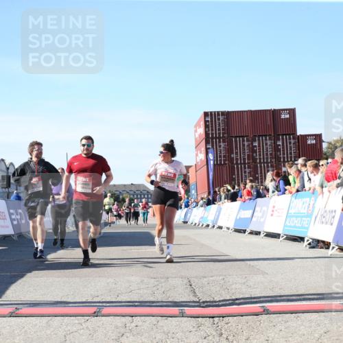 03.10.2025 - Köhlbrandbrückenlauf Jannik Wohlers http://msf.ph/oto/9128251 03.10.2025 13:38:22 Ziel 4435, 4697, 5139, 5335, 5439, 5509, 6581, 6582, 6583 meine-sportfotos.de