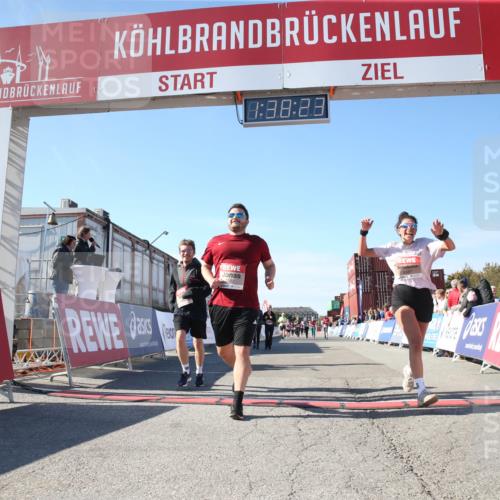 03.10.2025 - Köhlbrandbrückenlauf Jannik Wohlers http://msf.ph/oto/9128266 03.10.2025 13:38:24 Ziel 4435, 4697, 5139, 5335, 5439, 5509, 6581, 6582, 6583 meine-sportfotos.de