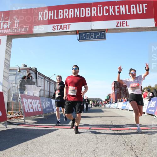 03.10.2025 - Köhlbrandbrückenlauf Jannik Wohlers http://msf.ph/oto/9128268 03.10.2025 13:38:24 Ziel 4435, 4697, 5139, 5335, 5439, 5509, 6581, 6582, 6583 meine-sportfotos.de
