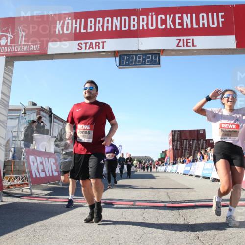 03.10.2025 - Köhlbrandbrückenlauf Jannik Wohlers http://msf.ph/oto/9128276 03.10.2025 13:38:24 Ziel 4435, 4697, 5139, 5335, 5439, 5509, 6581, 6582, 6583 meine-sportfotos.de