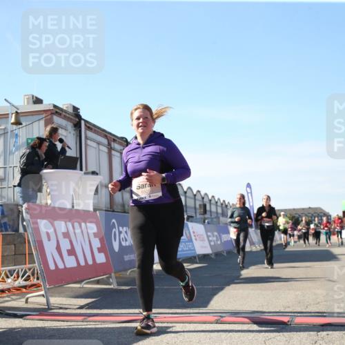 03.10.2025 - Köhlbrandbrückenlauf Jannik Wohlers http://msf.ph/oto/9128281 03.10.2025 13:38:26 Ziel 4435, 4697, 5139, 5335, 5439, 5509, 6581, 6582, 6583 meine-sportfotos.de