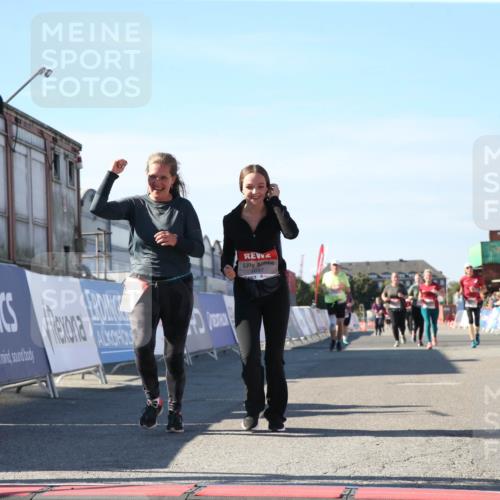 03.10.2025 - Köhlbrandbrückenlauf Jannik Wohlers http://msf.ph/oto/9128289 03.10.2025 13:38:28 Ziel 4697, 5139, 5439, 5509, 6581, 6582, 6583 meine-sportfotos.de