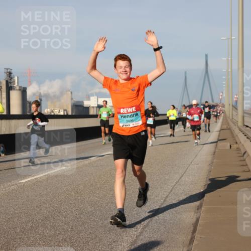03.10.2025 - Köhlbrandbrückenlauf Lena Gebhardt http://msf.ph/oto/9128294 03.10.2025 09:48:11 Position 2 3496 meine-sportfotos.de