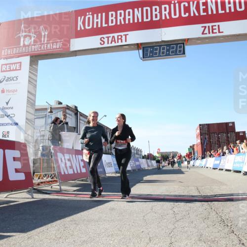 03.10.2025 - Köhlbrandbrückenlauf Jannik Wohlers http://msf.ph/oto/9128296 03.10.2025 13:38:29 Ziel 4697, 5139, 5439, 5509, 6201, 6581, 6582, 6583 meine-sportfotos.de