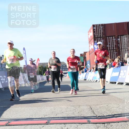 03.10.2025 - Köhlbrandbrückenlauf Jannik Wohlers http://msf.ph/oto/9128305 03.10.2025 13:38:34 Ziel 4697, 4884, 5439, 5509, 5564, 5590, 5591, 6179, 6201 meine-sportfotos.de