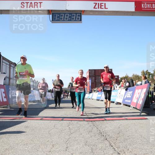 03.10.2025 - Köhlbrandbrückenlauf Jannik Wohlers http://msf.ph/oto/9128309 03.10.2025 13:38:36 Ziel 4697, 4884, 5439, 5564, 5590, 5591, 6179, 6201 meine-sportfotos.de