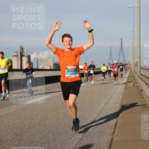 03.10.2025 - Köhlbrandbrückenlauf Lena Gebhardt http://msf.ph/oto/9128310 03.10.2025 09:48:11 Position 2 3496 meine-sportfotos.de