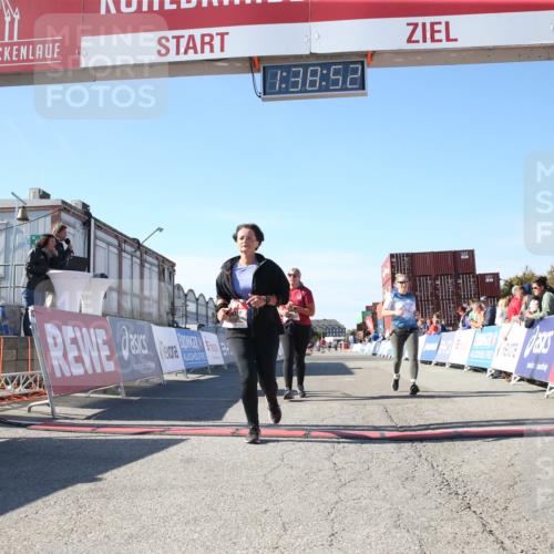 03.10.2025 - Köhlbrandbrückenlauf Jannik Wohlers http://msf.ph/oto/9128343 03.10.2025 13:38:52 Ziel 4723, 5529, 5533, 5584, 6030, 6640 meine-sportfotos.de